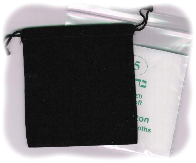 Velvet Pouch with Bedikah Cloths